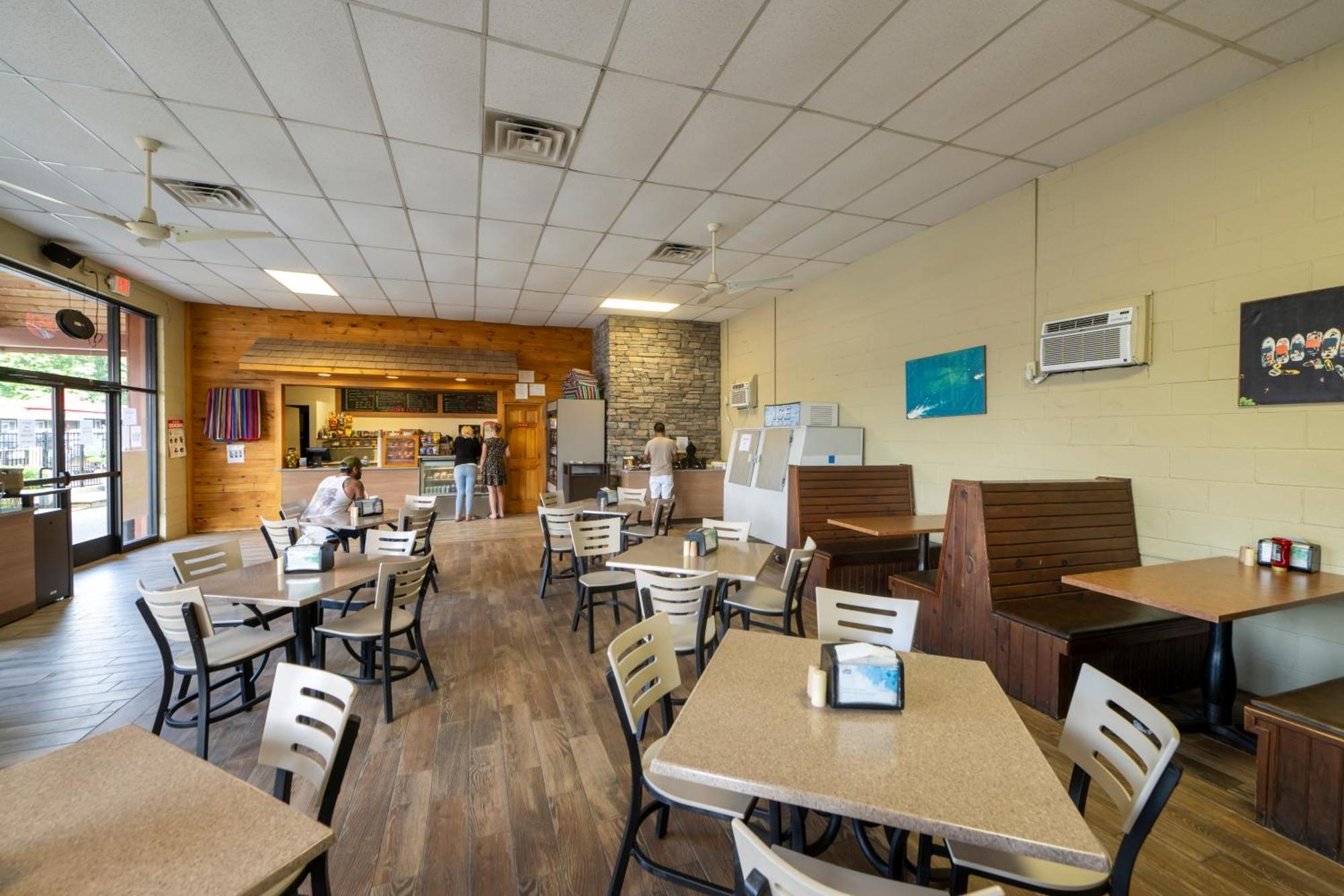 Scotty's Lakeside